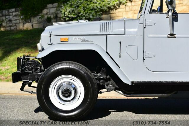 Toyota FJ 40 1971 image number 11