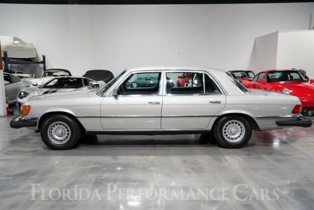 Mercedes-Benz 400-Series 1979 image number 2