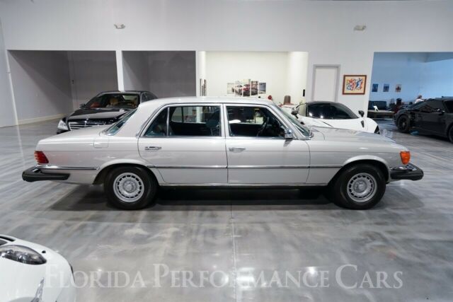 Mercedes-Benz 400-Series 1979 image number 32