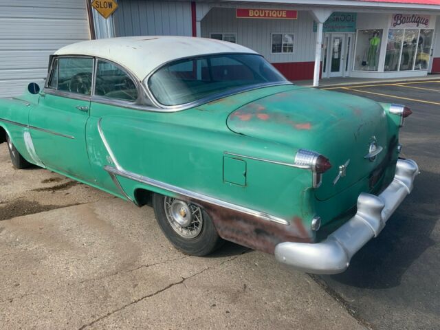 Oldsmobile Eighty-Eight 1953 image number 27