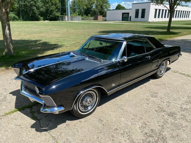 Buick Riviera 1963 image number 22