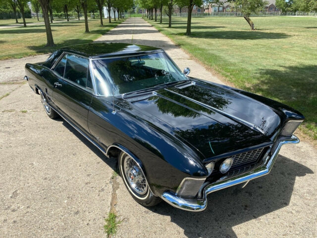 Buick Riviera 1963 image number 32