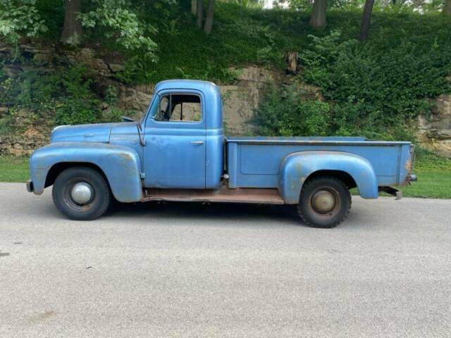 International Harvester L110 1951 image number 2