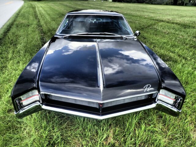 Buick Riviera 1967 image number 1