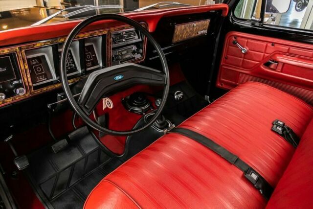 Ford F-150 Custom Pickup 4X4 1979 image number 1