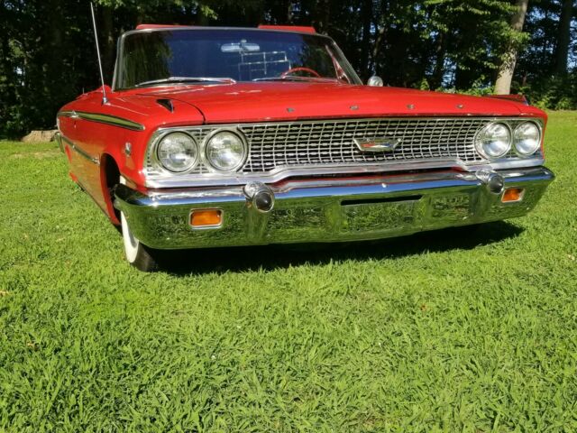 Ford Galaxie 1963 image number 2