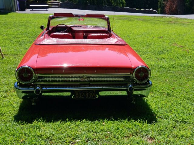 Ford Galaxie 1963 image number 3