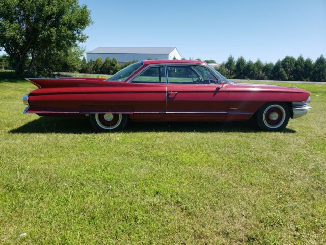 Cadillac Series 62 1961 image number 0