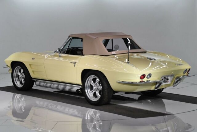 Chevrolet Corvette 1964 image number 13