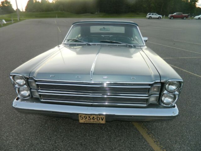 Ford Galaxie 1966 image number 31