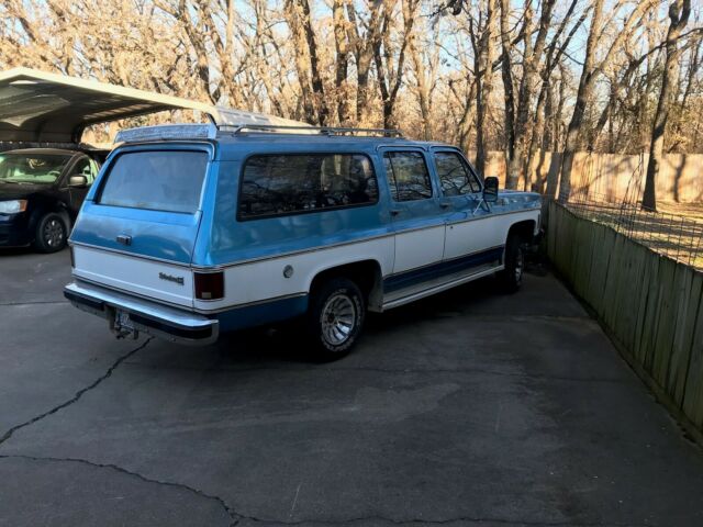 Chevrolet Suburban 1978 image number 2