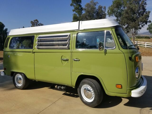 Volkswagen Bus/Vanagon 1977 image number 28