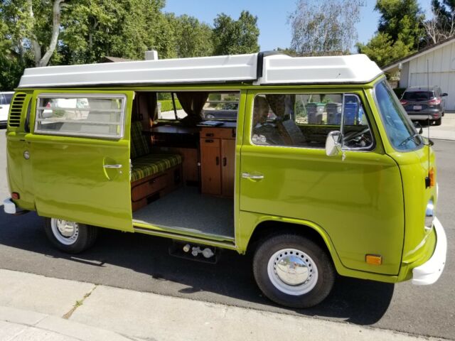 Volkswagen Bus/Vanagon 1977 image number 30