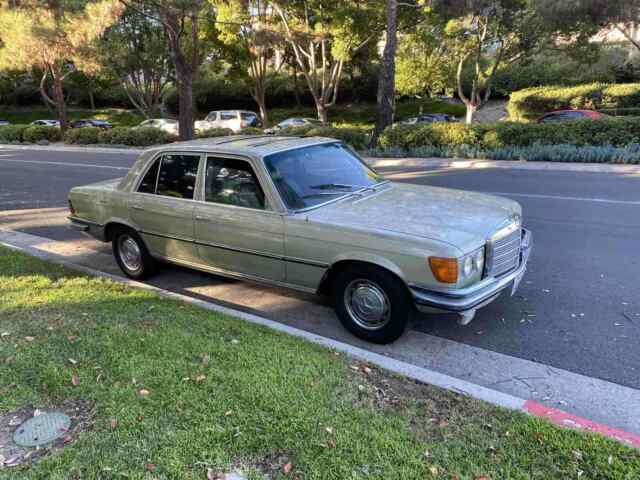 Mercedes-Benz 450SE 1973 image number 0