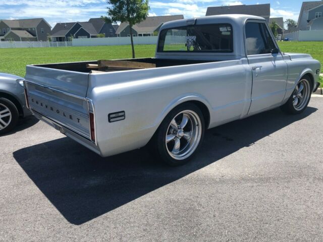 Chevrolet C-10 1970 image number 2