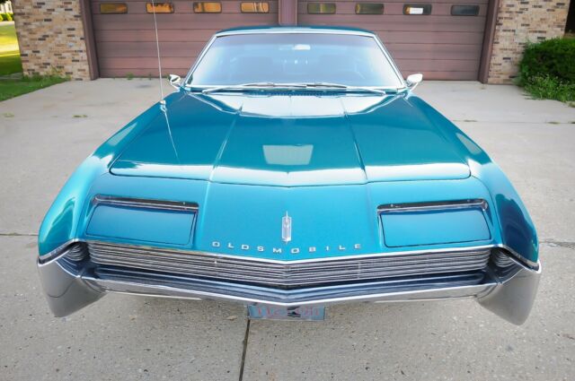 Oldsmobile Toronado 1966 image number 5