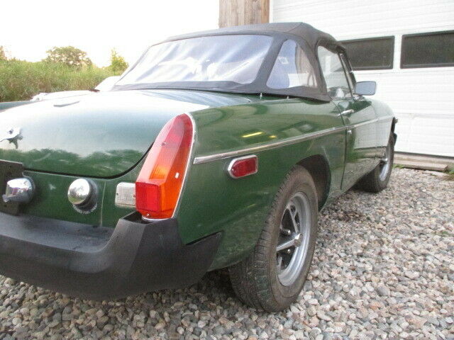 MG MGB 1978 image number 15