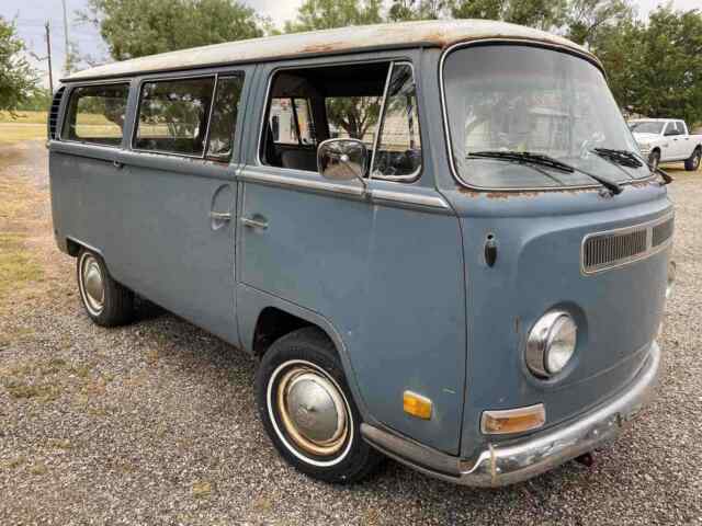 Volkswagen bus 1970 image number 13