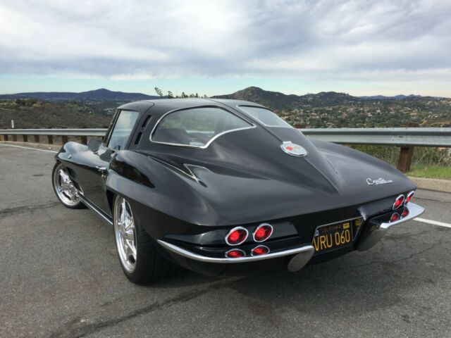 Chevrolet Corvette 1963 image number 0