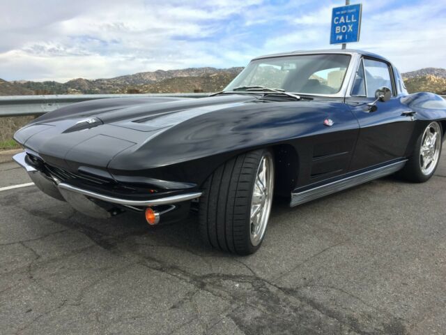 Chevrolet Corvette 1963 image number 10