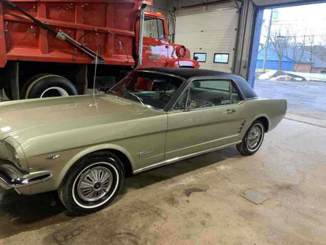 Ford Mustang 1966 image number 16