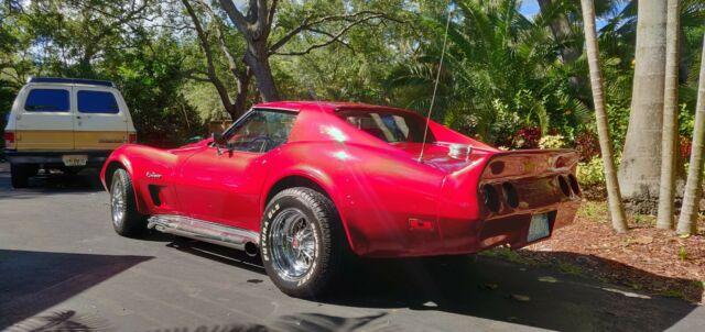 Chevrolet Corvette 1975 image number 13