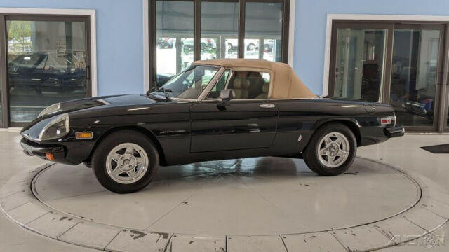 Alfa Romeo Veloce Spyder 1979 image number 1