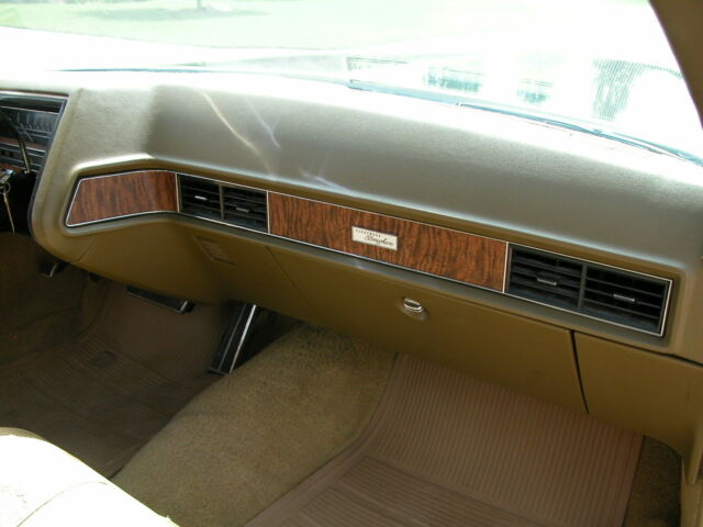 Cadillac Brougham 1970 image number 14