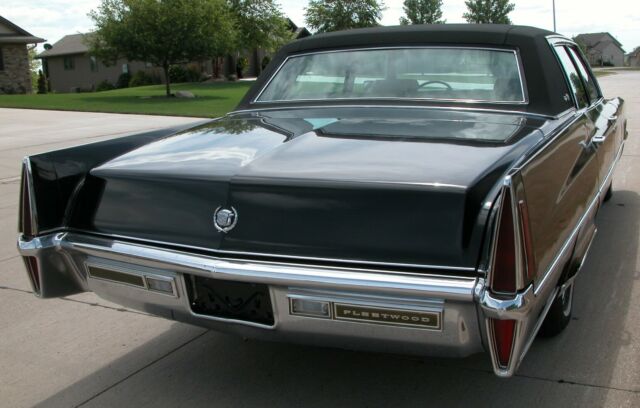 Cadillac Brougham 1970 image number 27