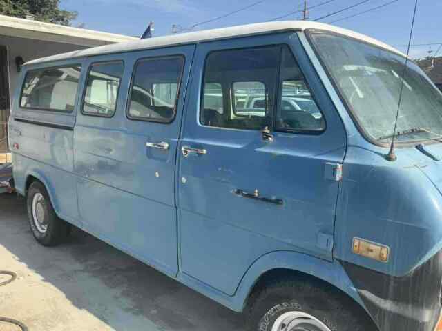 Ford Van 1973 image number 1