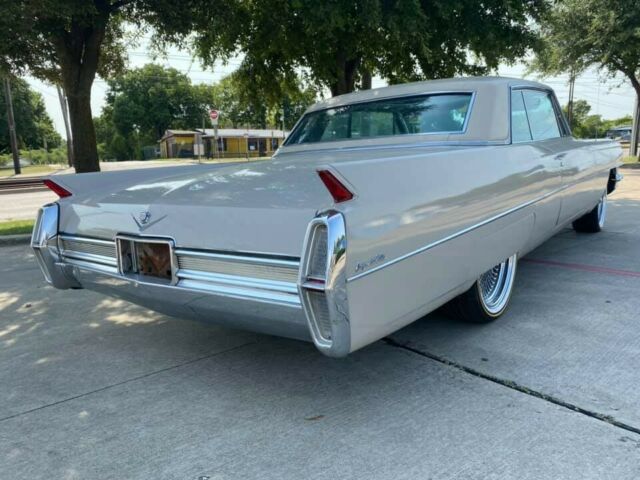 Cadillac DeVille 1964 image number 1