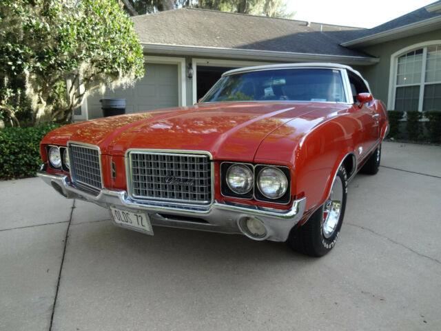 Oldsmobile Cutlass Supreme Classic 1972 image number 23