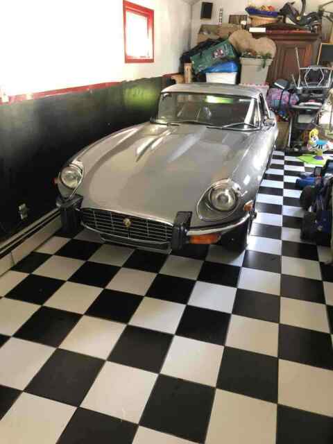 Jaguar XKE 1974 image number 26