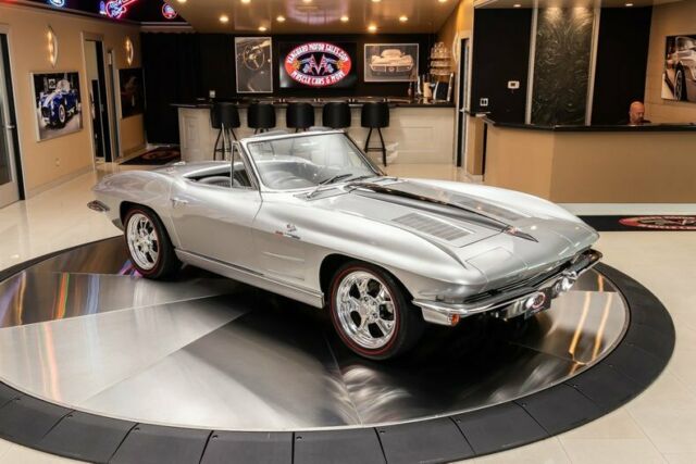 Chevrolet Corvette 1963 image number 12