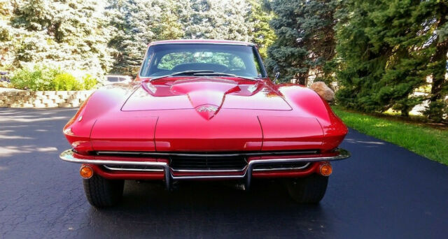 Chevrolet Corvette 1965 image number 0