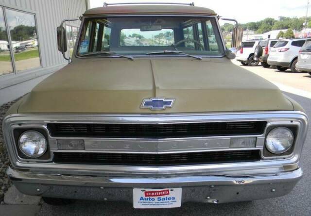 Chevrolet Suburban 1970 image number 23