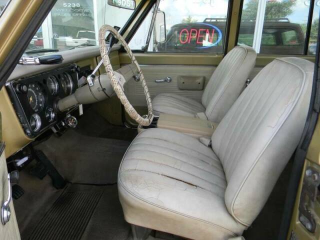 Chevrolet Suburban 1970 image number 27