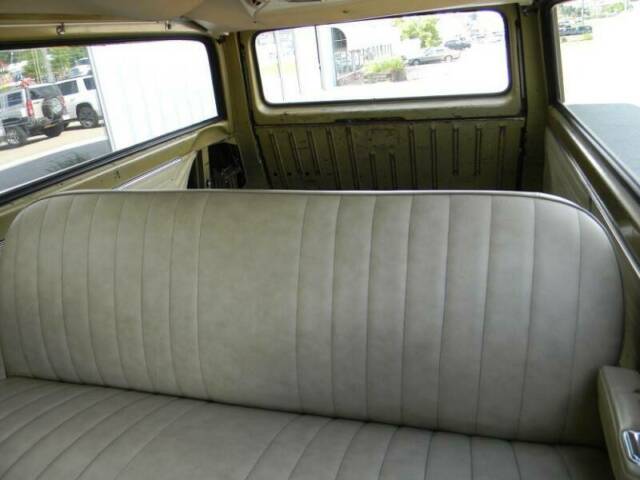 Chevrolet Suburban 1970 image number 29