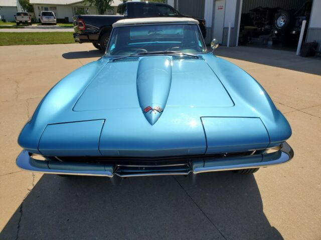 Chevrolet Corvette 1965 image number 2