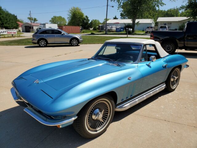 Chevrolet Corvette 1965 image number 24