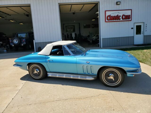 Chevrolet Corvette 1965 image number 28