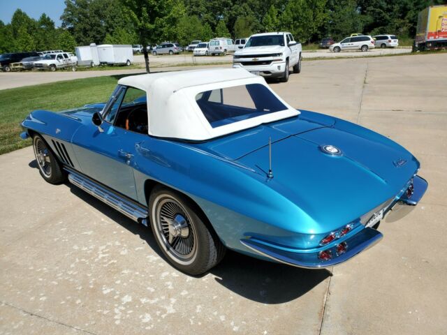 Chevrolet Corvette 1965 image number 30