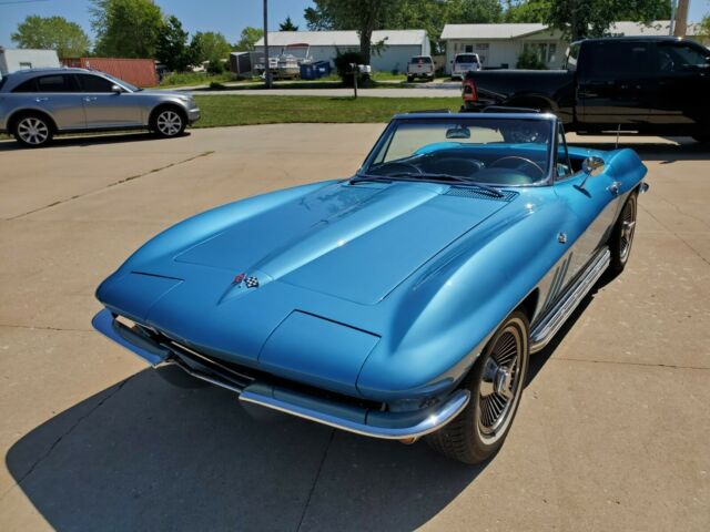 Chevrolet Corvette 1965 image number 32