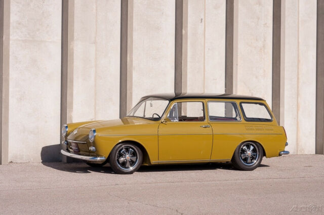 Volkswagen Squareback 1969 image number 7