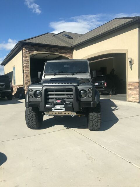 Land Rover Defender 1901 image number 23