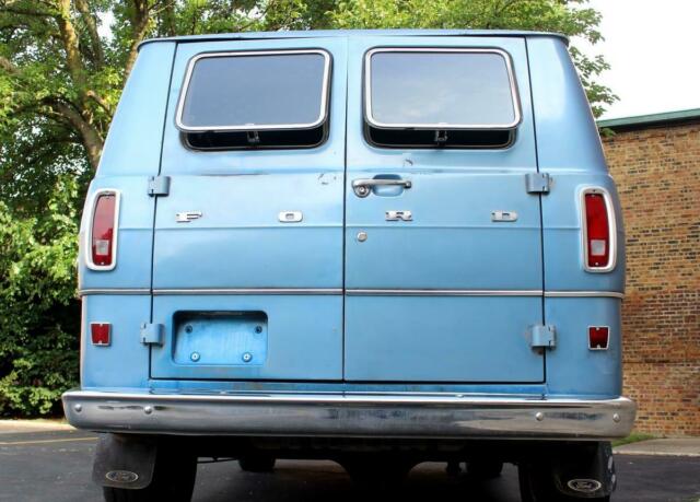 Ford Econoline Club Wagon 1974 image number 21