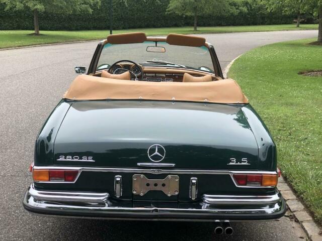 Mercedes-Benz 200-Series 1971 image number 7