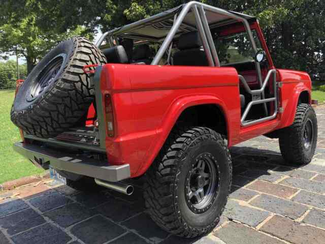 Ford Bronco 1970 image number 2