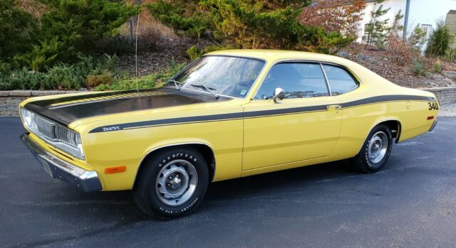 Plymouth Duster 1972 image number 32