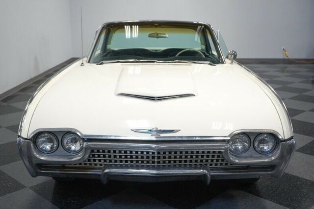 Ford Thunderbird 1962 image number 19